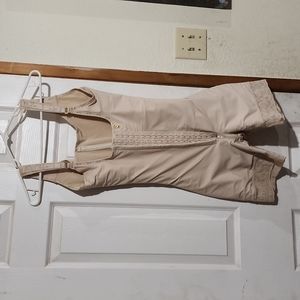 Womens size 2X girdle NWOT